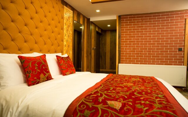 The Rosewood Hotel