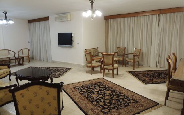 Sultan Cairo Nile Maadi