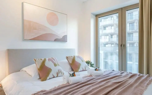 Apartment With Terrace Close to the sea