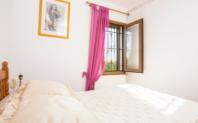 Holiday House With Private Pool for 4 People in Sant Pere Pescador