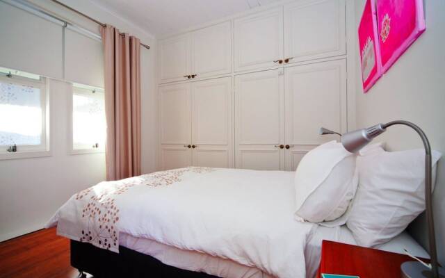 BM21 Balmain 2 Bed Beauty