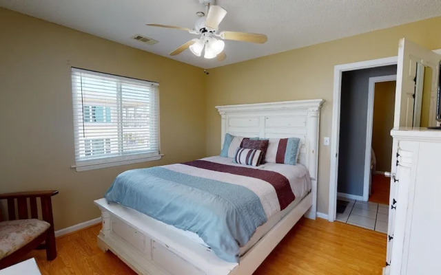 Sandcastle Beach Club Unit 4