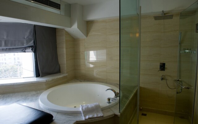 We Love Hotel Shanghai Taopu Branch
