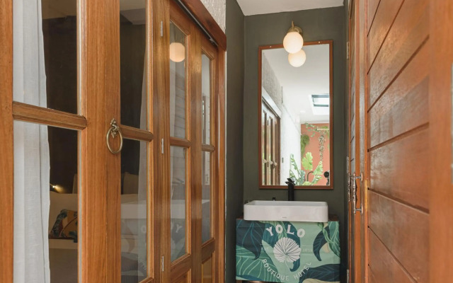 YOLO Bangkok Boutique Hotel