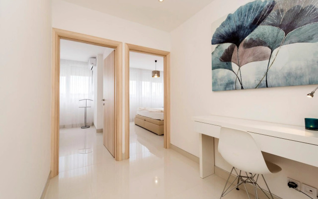 Urban Luxury Apartment