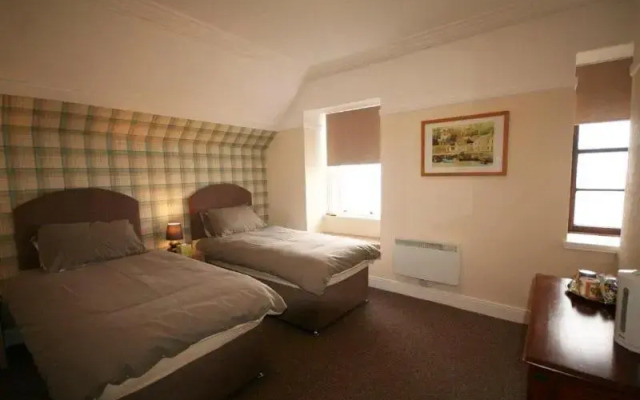 Corrie Hotel