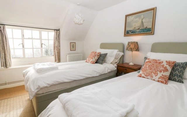 Holly Cottage
