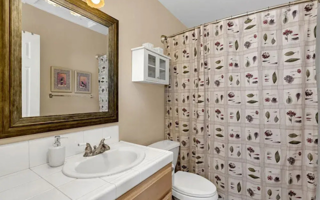 Awesome Views, Game Room, Hot Tub and More!