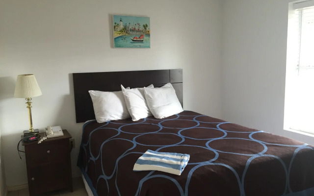 Port Isla Inn