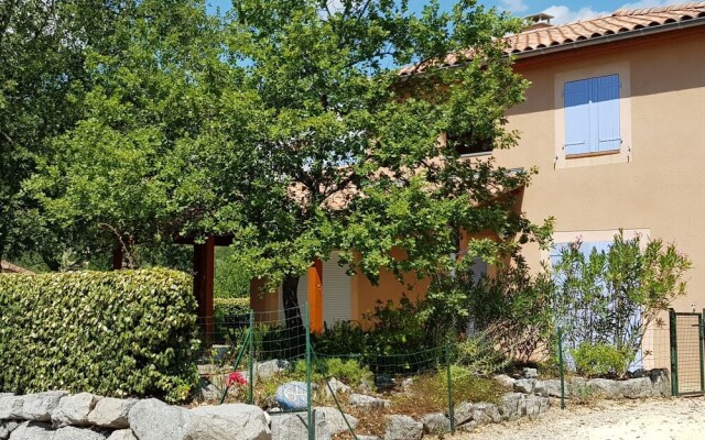 Elegant Villa in Les Mazes With Swimming Pool