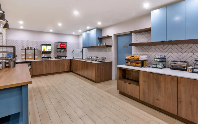 Staybridge Suites Pittsburgh Airport by IHG