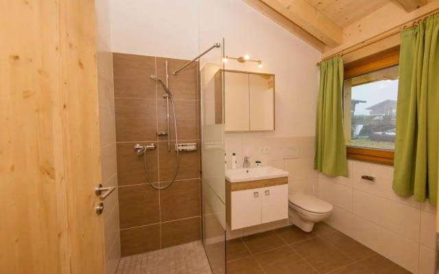 Villa Mandl mit Garten Sauna Pool
