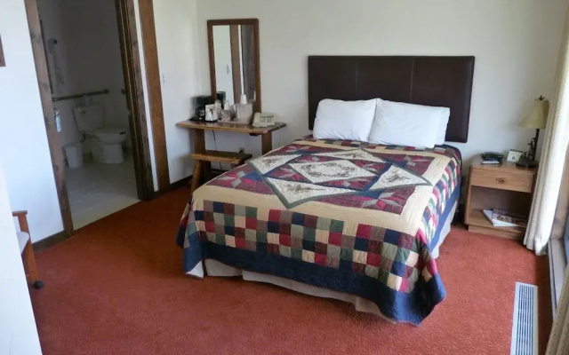 Riverbank Lodge