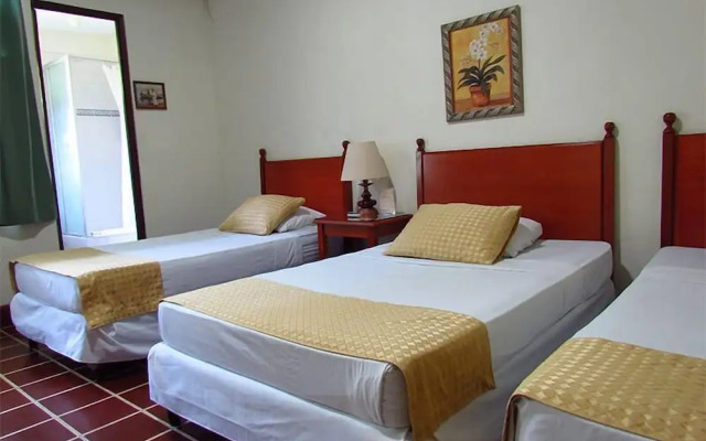 Hotel Villa Serena Flor Blanca