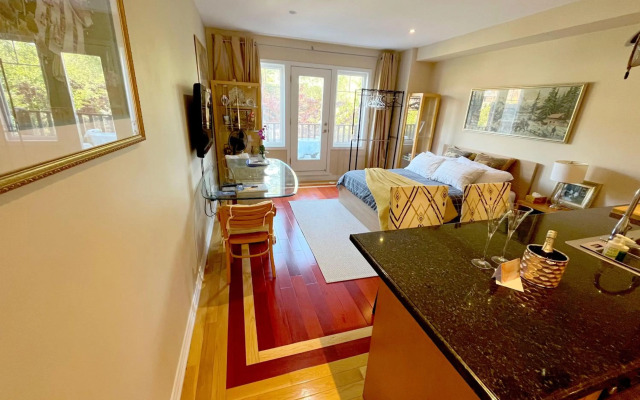 Stunning Studio in the Beaches