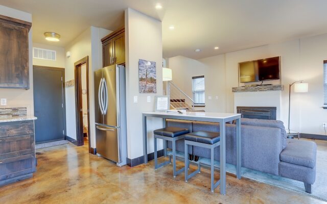 Urban Roundabout 2 Bedroom Home by RedAwning