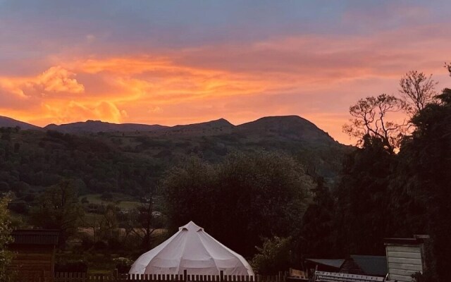 Erw Glas Glamping and Camping