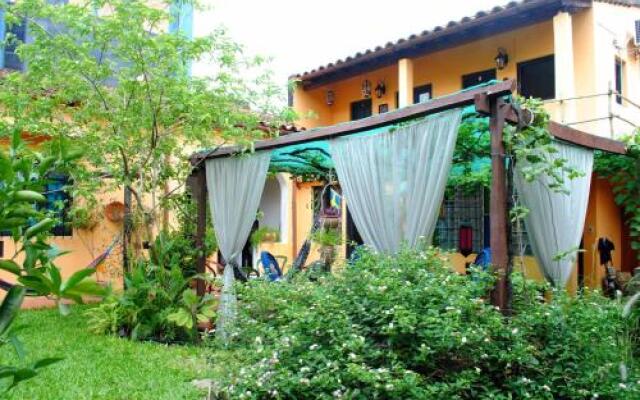 El Jardin Hostal