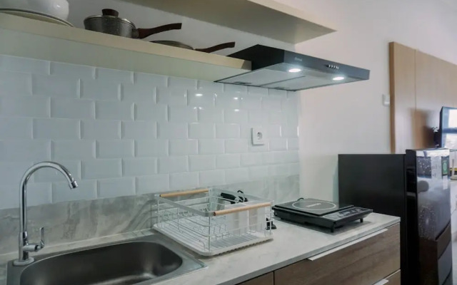 Well Furnished And Comfy Studio Collins Boulevard Apartment