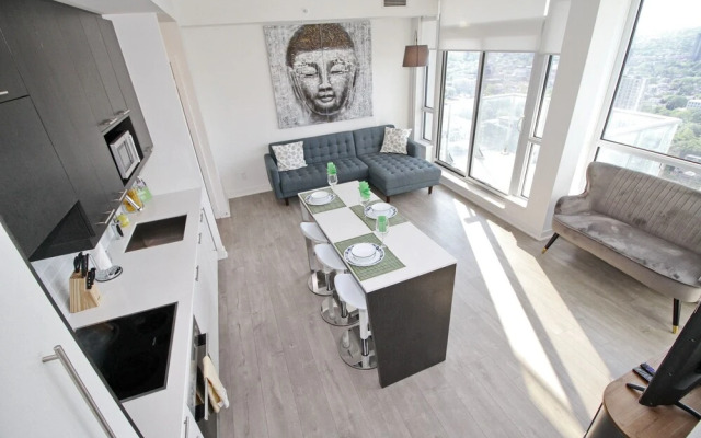 Luxury condos in Entertainment District