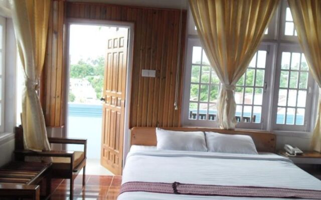 Pine Breeze Hotel