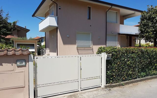 Cecchini Beach Apartments