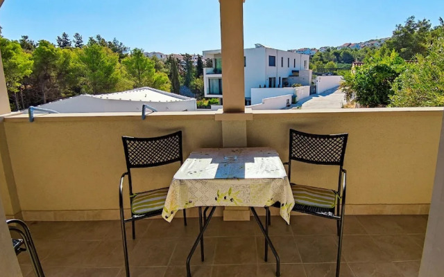 Leana Apartments , Island of Brač
