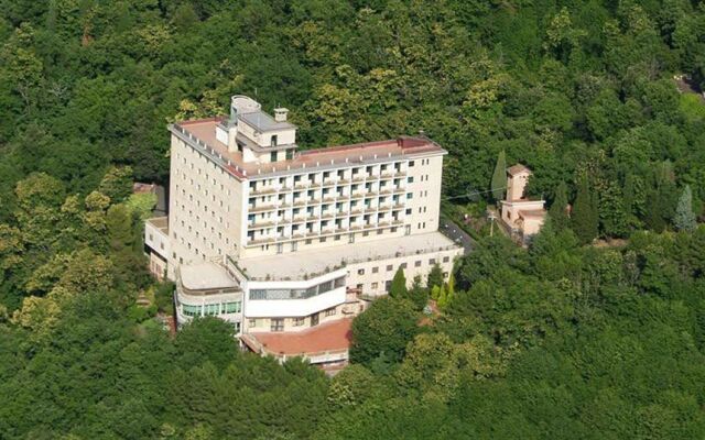 Emmaus Hotel