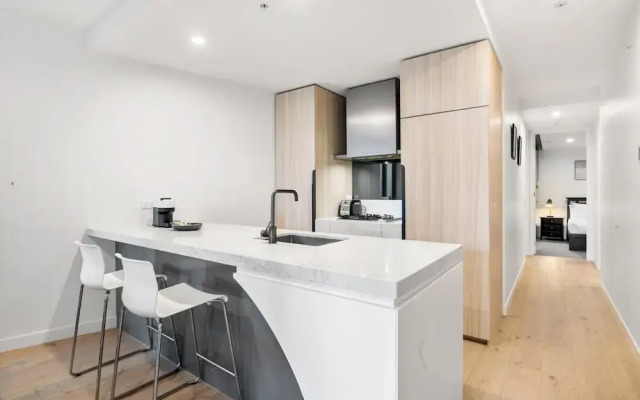 Bright 2-bed Flat With Cityside Charm