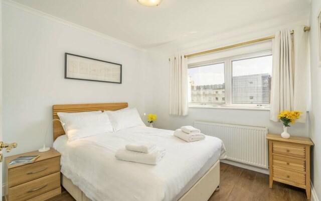Elegant 3 Bedroom Flat Close to Kensington Garden