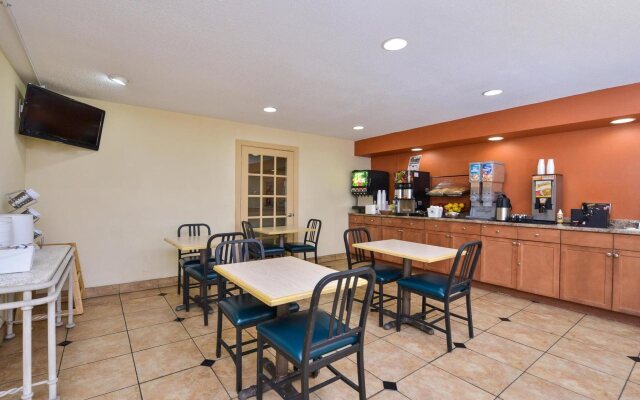 Red Carpet Inn - Newark Airport