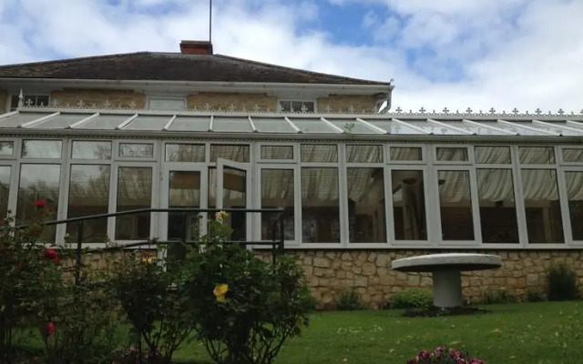 Millhouse Hotel And Riverside Restaurant