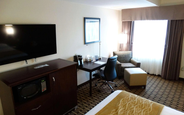 Comfort Inn & Suites