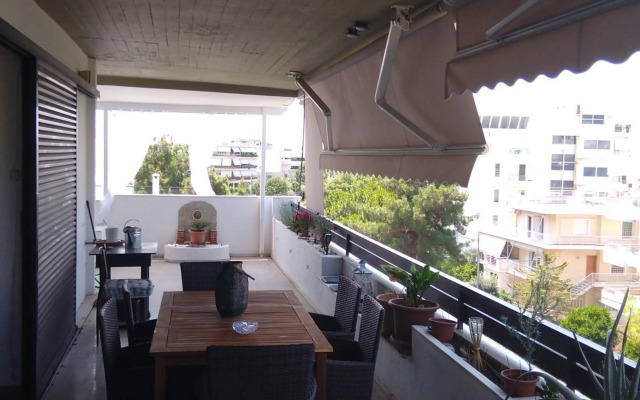 Glyfada Seabreeze Apartment