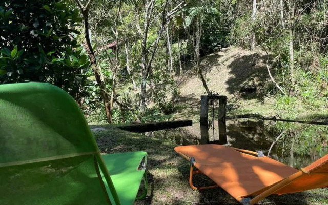 Casinha no sítio Calmamente