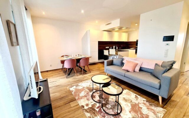 Luxury 2 bedrooms with Parking&Terrace