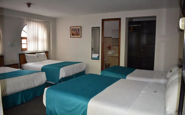 Colonial Plaza Hotel