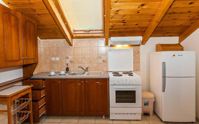 Kavos Psarou Studios and Apartments