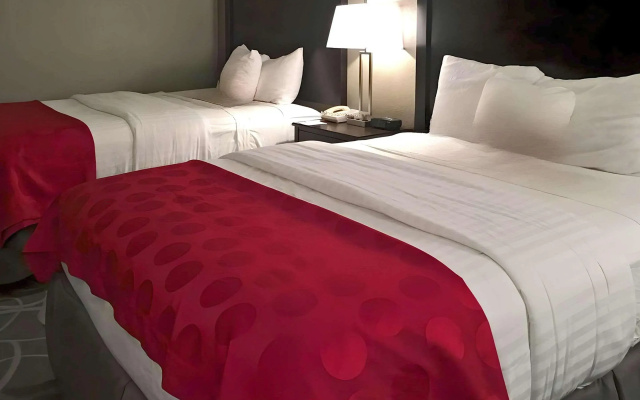 Clarion Inn Des Moines Airport