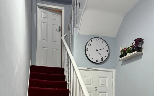 Studio - Sleeps 2 - Parking - Close to Paddington