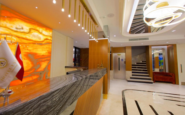 Eyfel Hotel