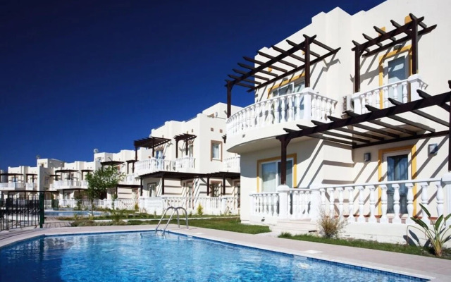 3 Bedrooms Apartment Lake View 5 by Likya Global