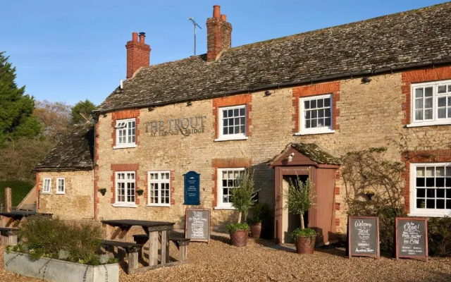 The Trout at Tadpole Bridge