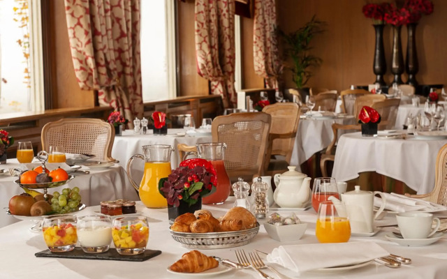 Pavillon Henri IV Hotel Restaurant Gastronomique Terrasse