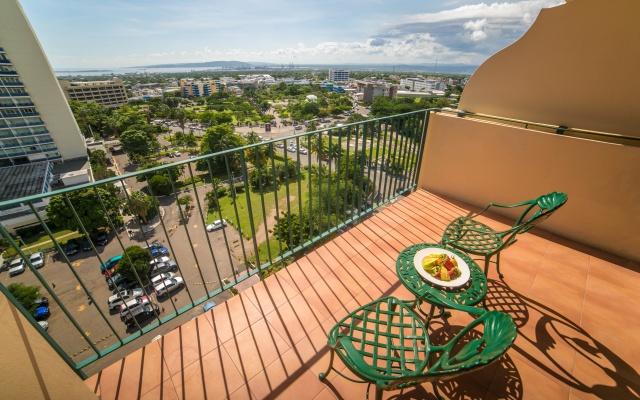 The Courtleigh Hotel and Suites
