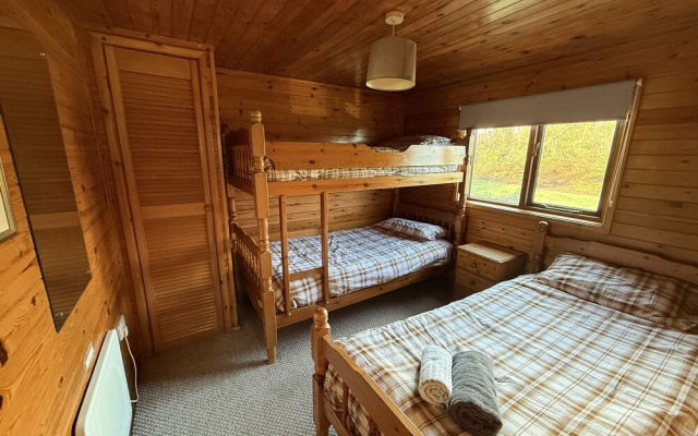 Oak Lodge