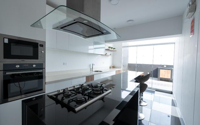 Simply Comfort. Panoramic Ocean Views with Rooftop Pool