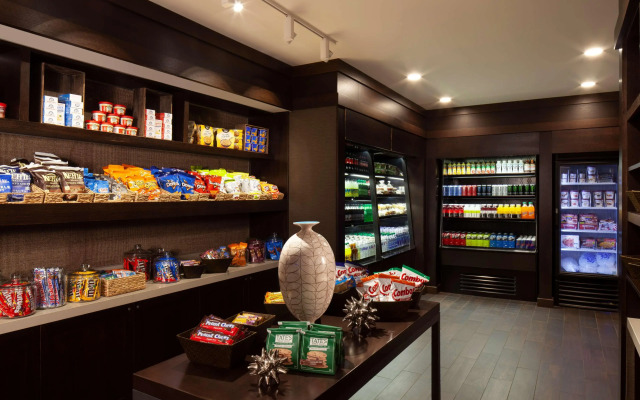 Embassy Suites by Hilton Philadelphia Airport