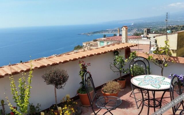 Taormina City Center Apartments