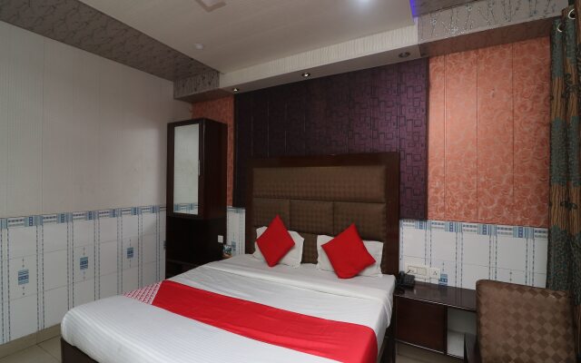 Collection O 28628 Hotel Himgiri Residency